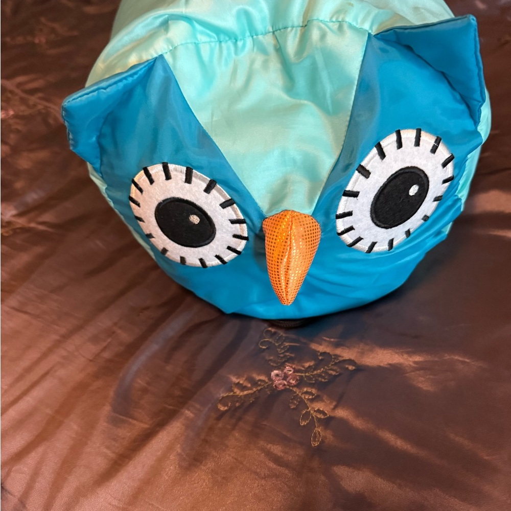 Turquoise owl sleeping bag